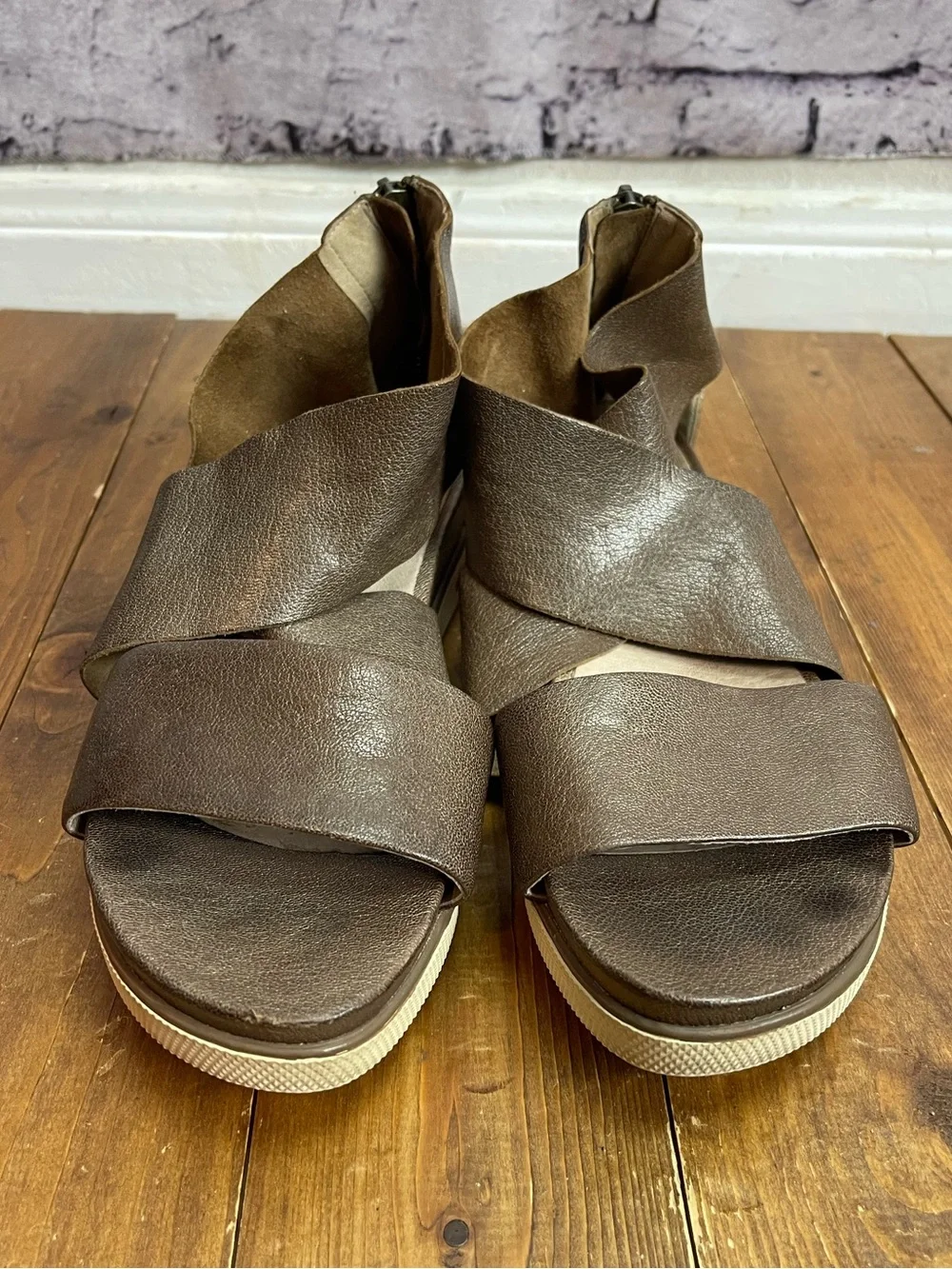 Eileen Fisher sport platform sandals tumbled bronze metallic leather size 9